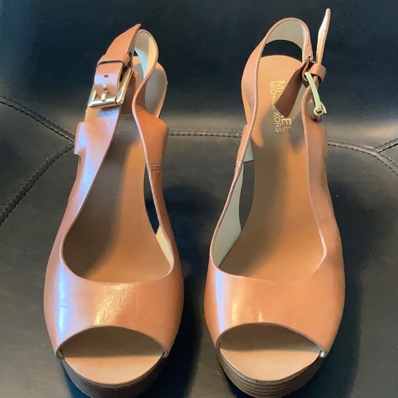 MICHAEL - Picture 4 of 4